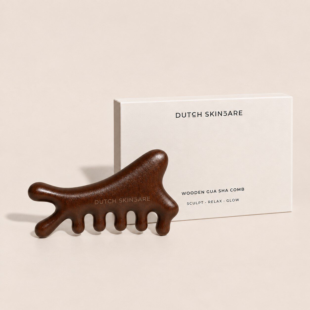 ChatGPT Image Sep 15, 2026, 04_07_16 PM Dutch Skincare Wooden Gua Sha Comb voor gezicht en hoofdhuid